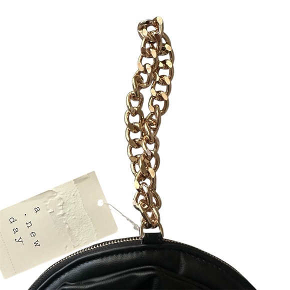 🥀 NWT A New Day Black and Gold 8” Round Rosette Clutch - Picture 7 of 8